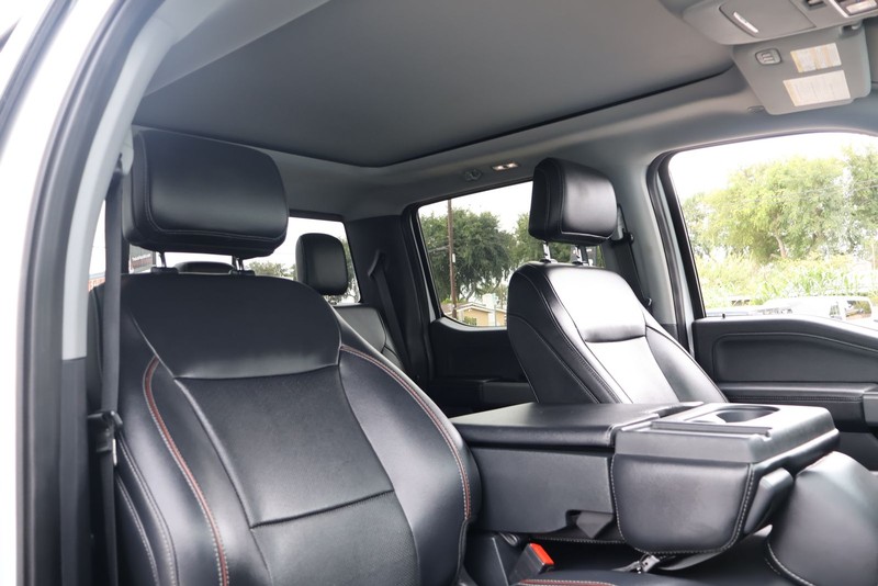 Ford Super Duty F-350 SRW Vehicle Full-screen Gallery Image 23