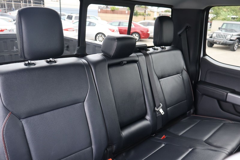 Ford Super Duty F-350 SRW Vehicle Full-screen Gallery Image 24