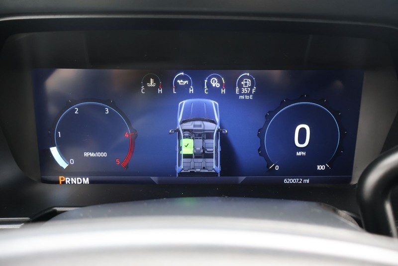 Ford Super Duty F-350 SRW Vehicle Full-screen Gallery Image 26