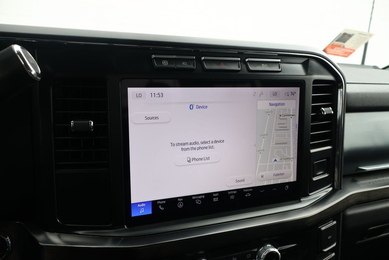 Ford Super Duty F-350 SRW Vehicle Full-screen Gallery Image 31