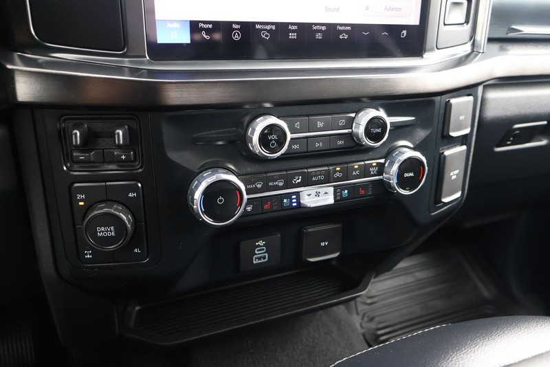 Ford Super Duty F-350 SRW Vehicle Full-screen Gallery Image 33