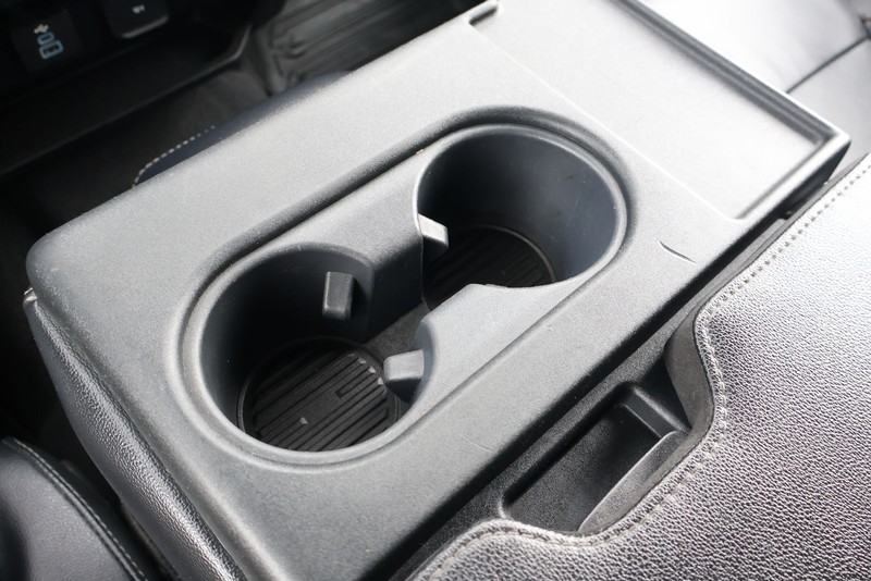 Ford Super Duty F-350 SRW Vehicle Full-screen Gallery Image 35