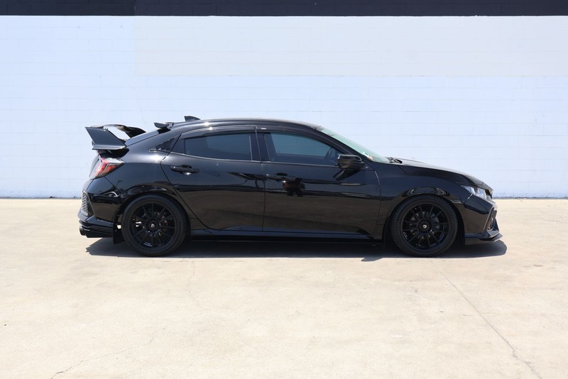 Honda Civic Hatchback Vehicle Full-screen Gallery Image 04