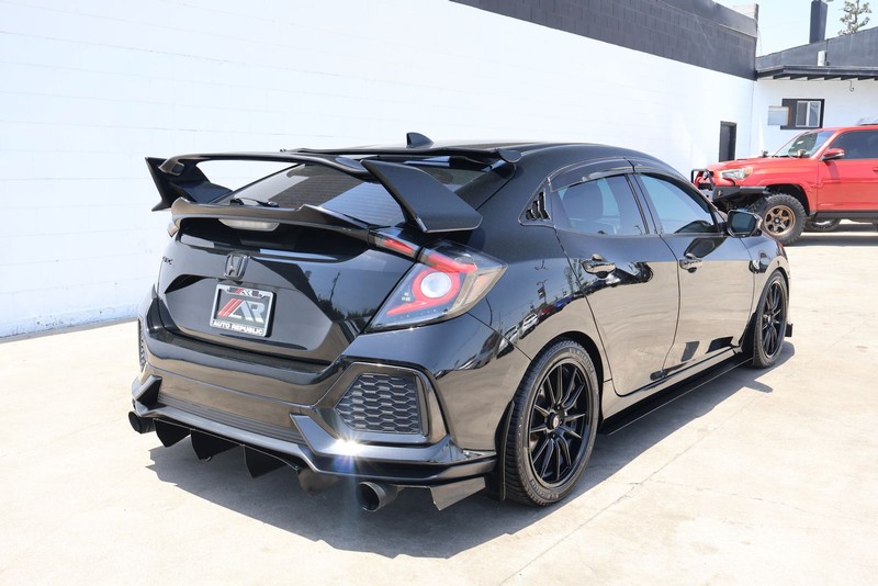 Honda Civic Hatchback Vehicle Full-screen Gallery Image 05