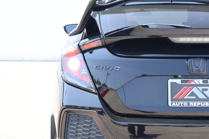 Honda Civic Hatchback Vehicle Full-screen Gallery Image 07