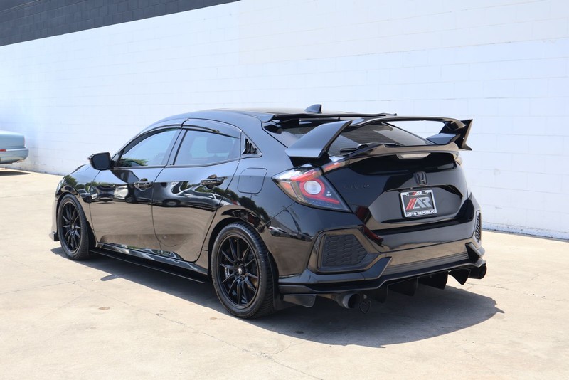 Honda Civic Hatchback Vehicle Full-screen Gallery Image 09