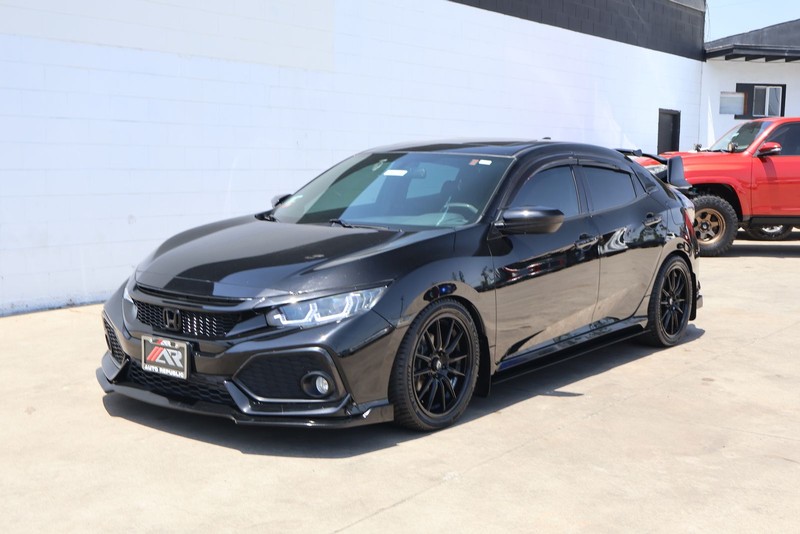 Honda Civic Hatchback Vehicle Full-screen Gallery Image 11
