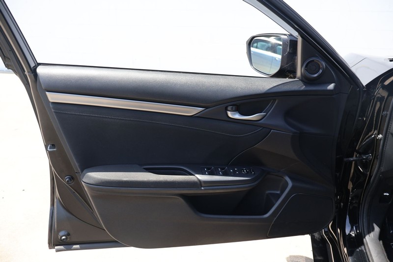 Honda Civic Hatchback Vehicle Full-screen Gallery Image 14
