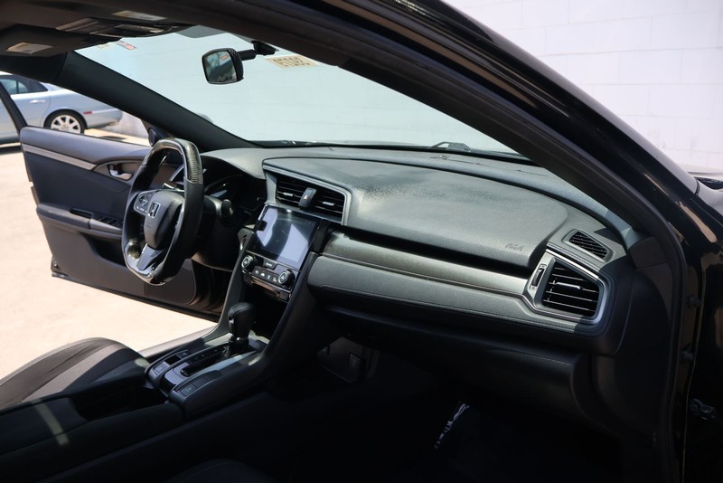Honda Civic Hatchback Vehicle Full-screen Gallery Image 18
