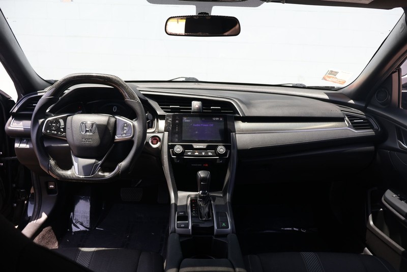 Honda Civic Hatchback Vehicle Full-screen Gallery Image 21