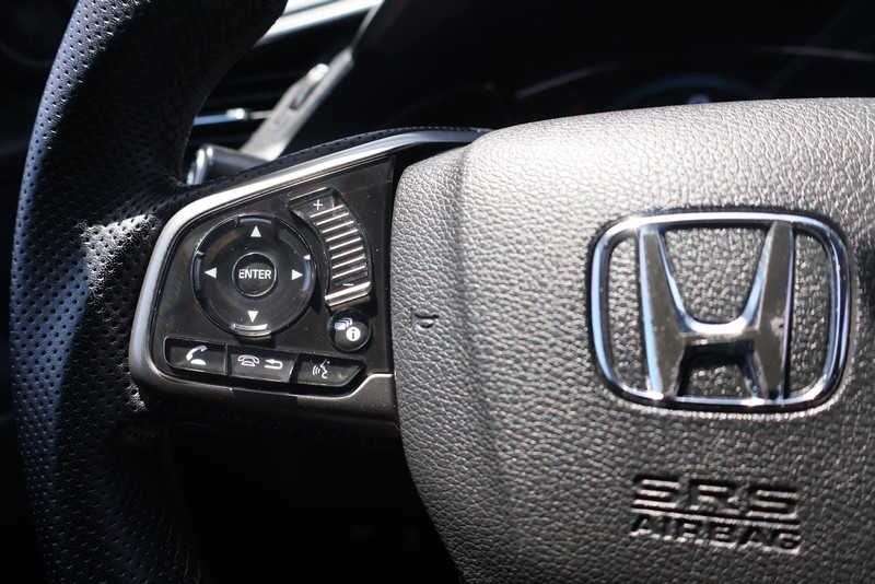 Honda Civic Hatchback Vehicle Full-screen Gallery Image 24