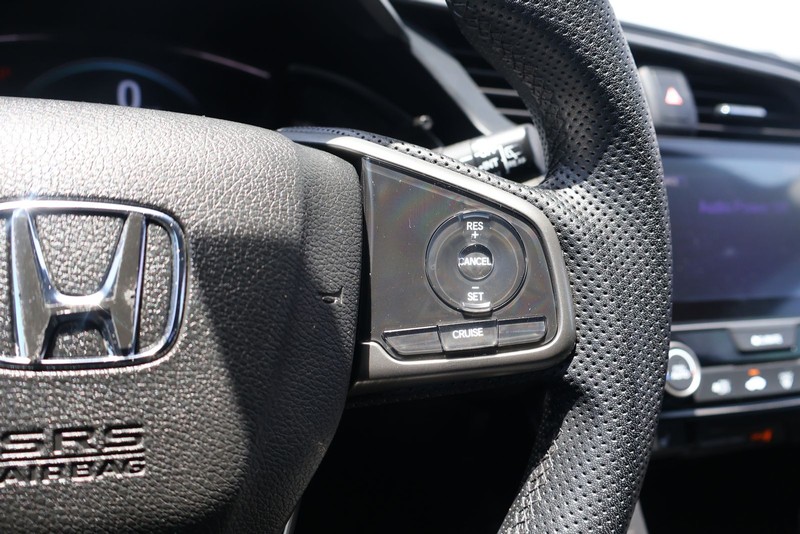 Honda Civic Hatchback Vehicle Full-screen Gallery Image 25