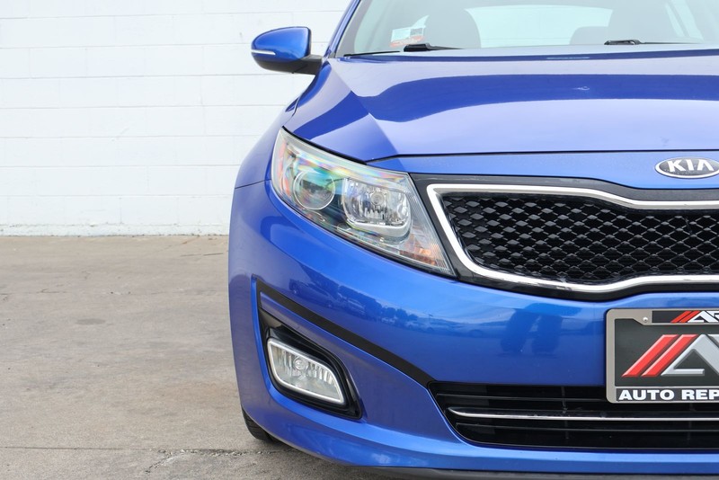 Kia Optima Vehicle Full-screen Gallery Image 03