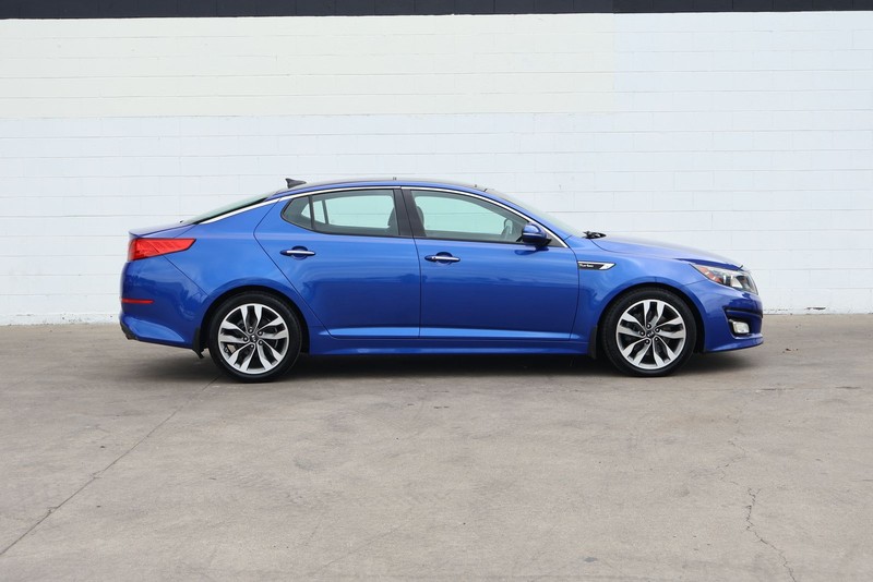 Kia Optima Vehicle Full-screen Gallery Image 04