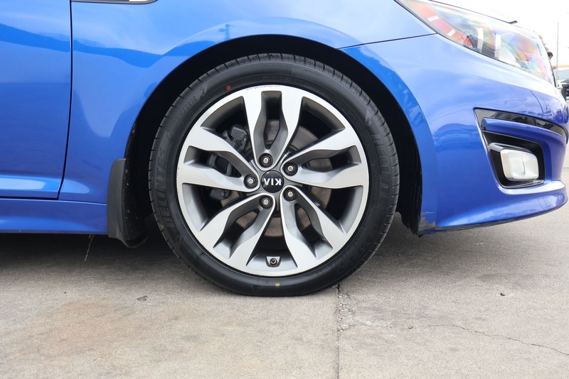 Kia Optima Vehicle Full-screen Gallery Image 14