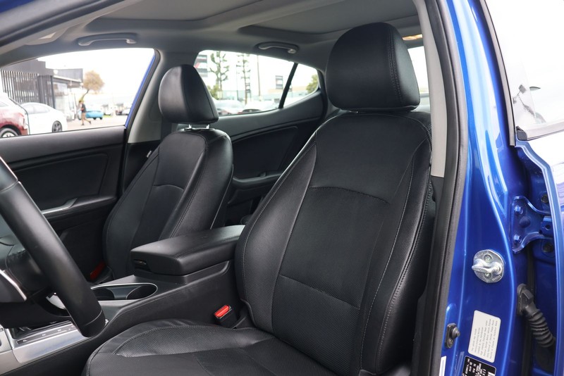 Kia Optima Vehicle Full-screen Gallery Image 17