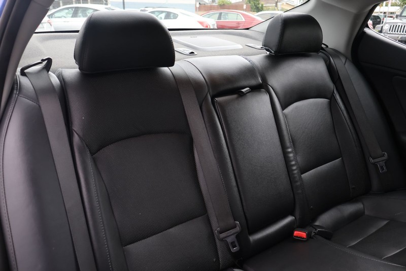 Kia Optima Vehicle Full-screen Gallery Image 21