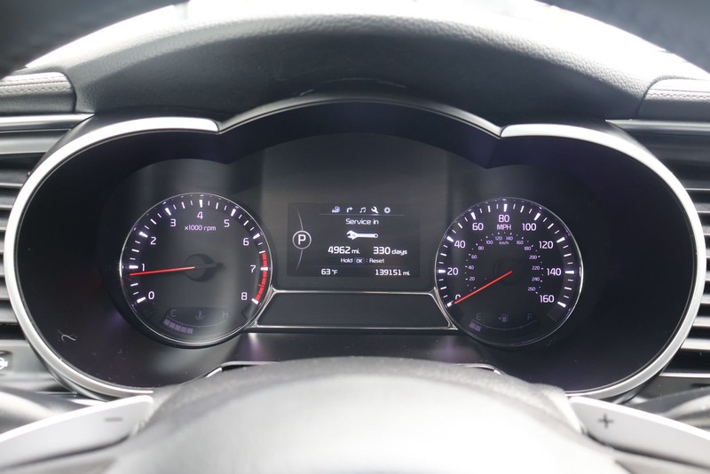 Kia Optima Vehicle Full-screen Gallery Image 24