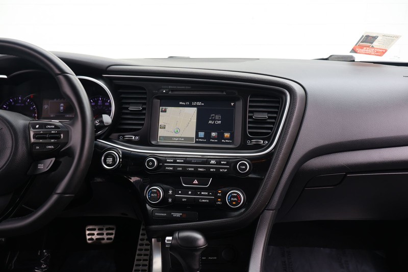 Kia Optima Vehicle Full-screen Gallery Image 28