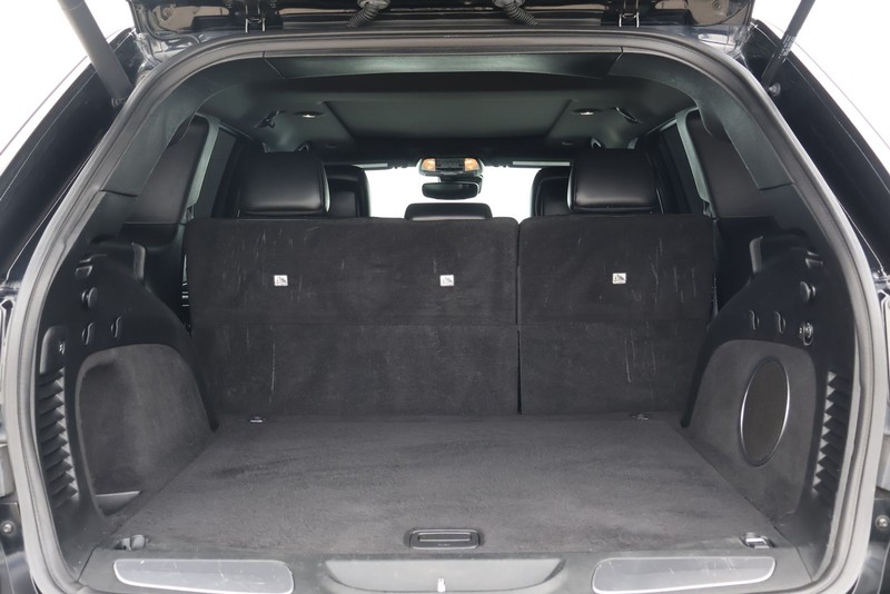 Jeep Grand Cherokee Vehicle Full-screen Gallery Image 08