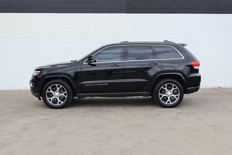 Jeep Grand Cherokee Vehicle Full-screen Gallery Image 10