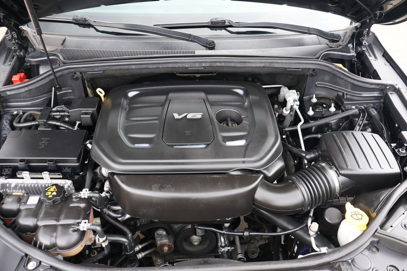 Jeep Grand Cherokee Vehicle Full-screen Gallery Image 12