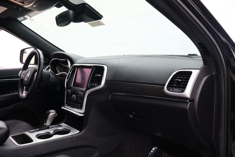 Jeep Grand Cherokee Vehicle Full-screen Gallery Image 18
