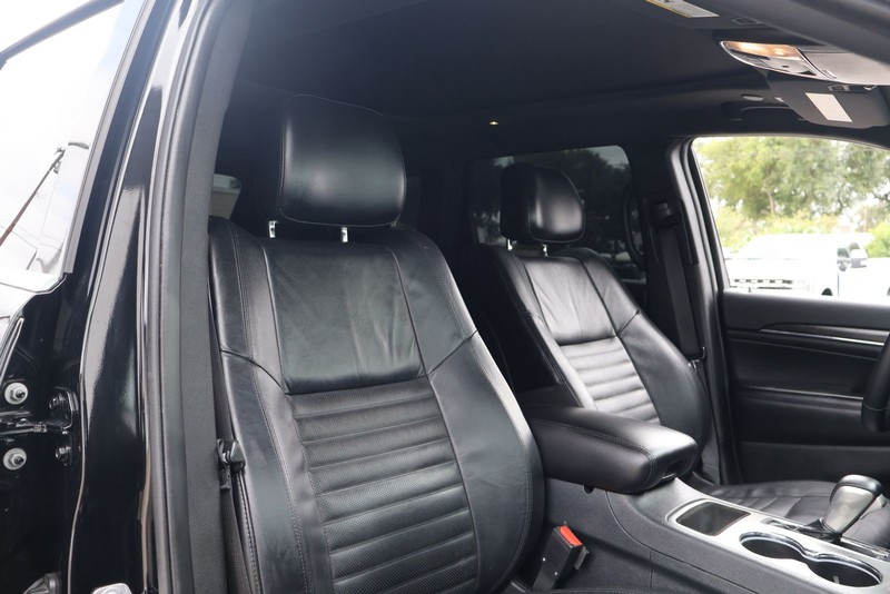 Jeep Grand Cherokee Vehicle Full-screen Gallery Image 19