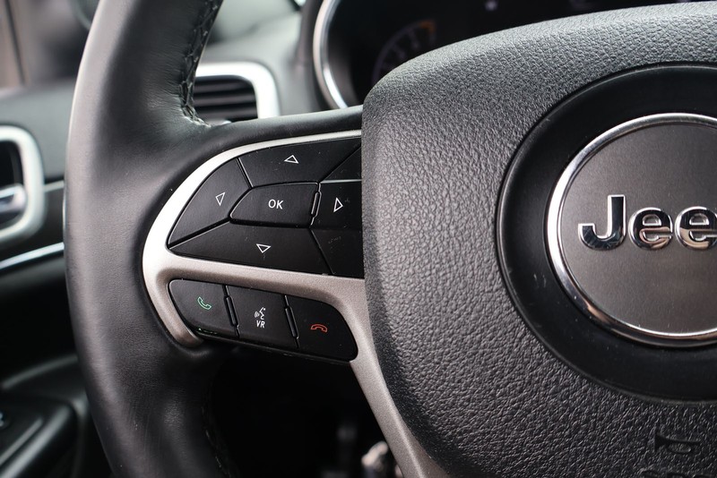 Jeep Grand Cherokee Vehicle Full-screen Gallery Image 25