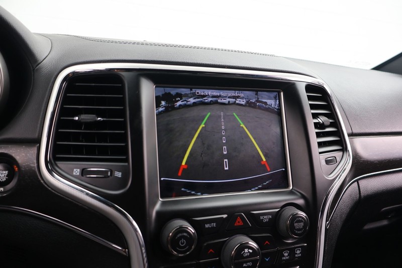 Jeep Grand Cherokee Vehicle Full-screen Gallery Image 29