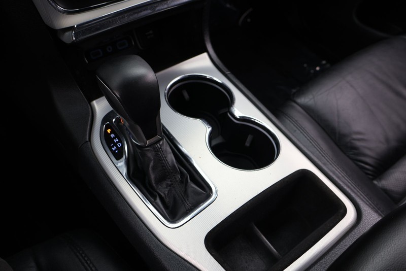 Jeep Grand Cherokee Vehicle Full-screen Gallery Image 31
