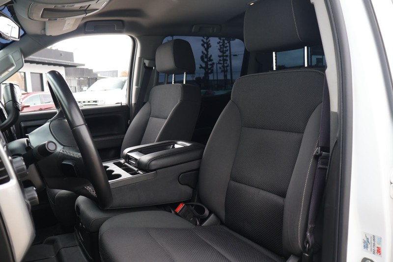 Chevrolet Silverado 1500 Vehicle Full-screen Gallery Image 16