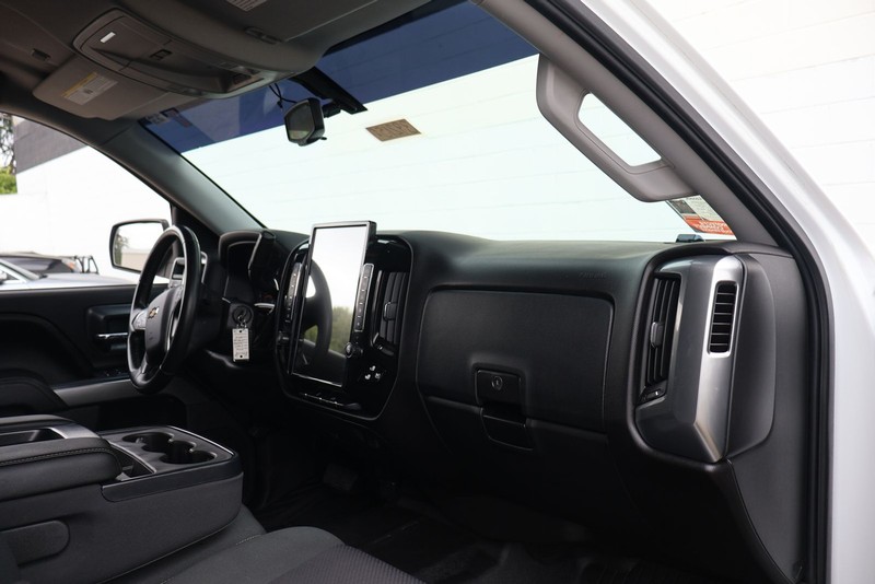 Chevrolet Silverado 1500 Vehicle Full-screen Gallery Image 18