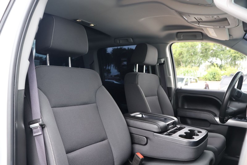 Chevrolet Silverado 1500 Vehicle Full-screen Gallery Image 19