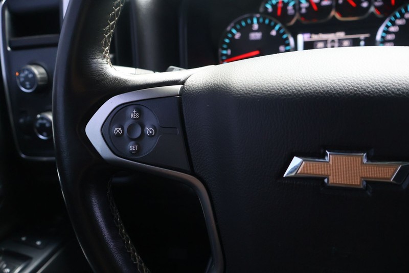 Chevrolet Silverado 1500 Vehicle Full-screen Gallery Image 24