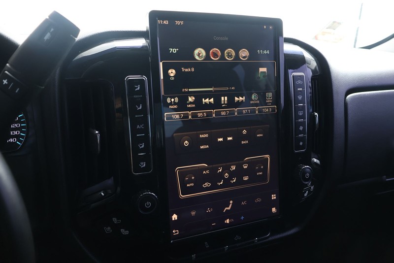 Chevrolet Silverado 1500 Vehicle Full-screen Gallery Image 27
