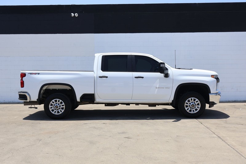 Chevrolet Silverado 2500HD Vehicle Full-screen Gallery Image 01