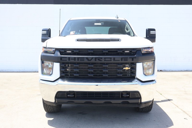 Chevrolet Silverado 2500HD Vehicle Full-screen Gallery Image 03