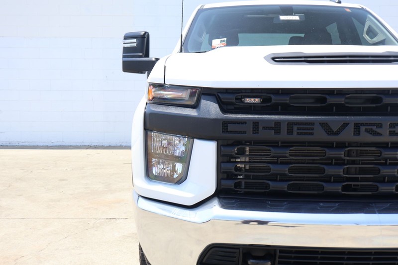 Chevrolet Silverado 2500HD Vehicle Full-screen Gallery Image 04