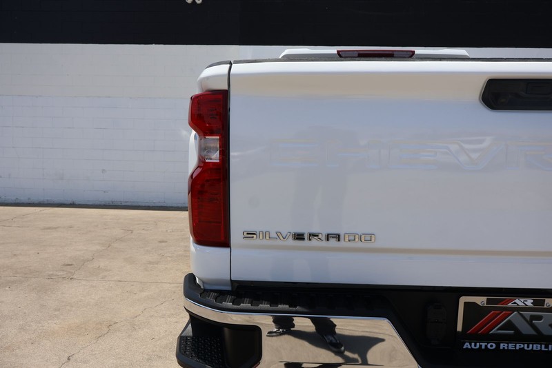 Chevrolet Silverado 2500HD Vehicle Full-screen Gallery Image 06