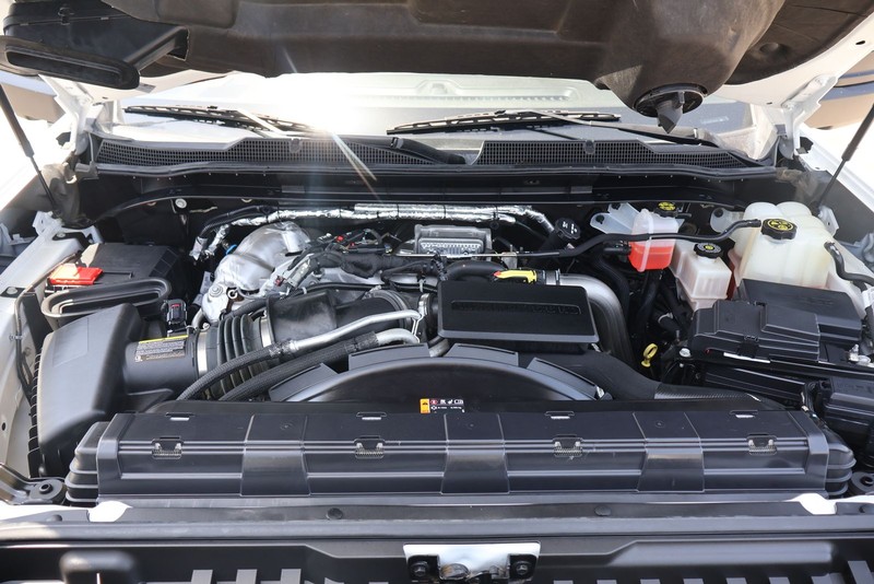 Chevrolet Silverado 2500HD Vehicle Full-screen Gallery Image 11