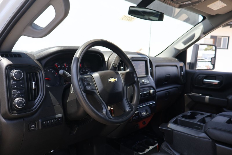 Chevrolet Silverado 2500HD Vehicle Full-screen Gallery Image 14