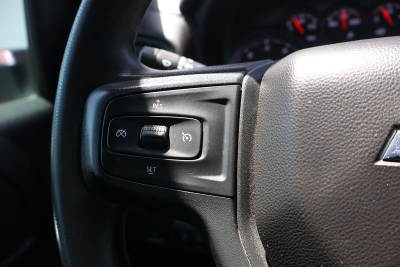 Chevrolet Silverado 2500HD Vehicle Full-screen Gallery Image 23