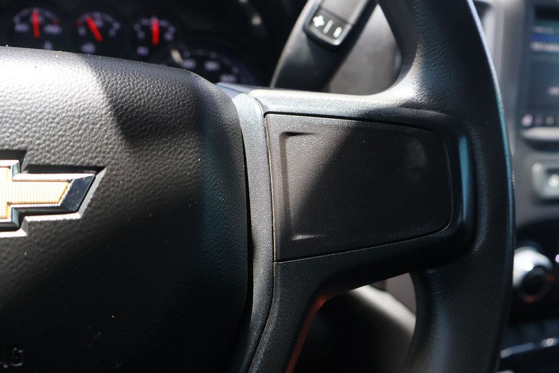 Chevrolet Silverado 2500HD Vehicle Full-screen Gallery Image 24