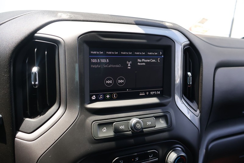 Chevrolet Silverado 2500HD Vehicle Full-screen Gallery Image 26