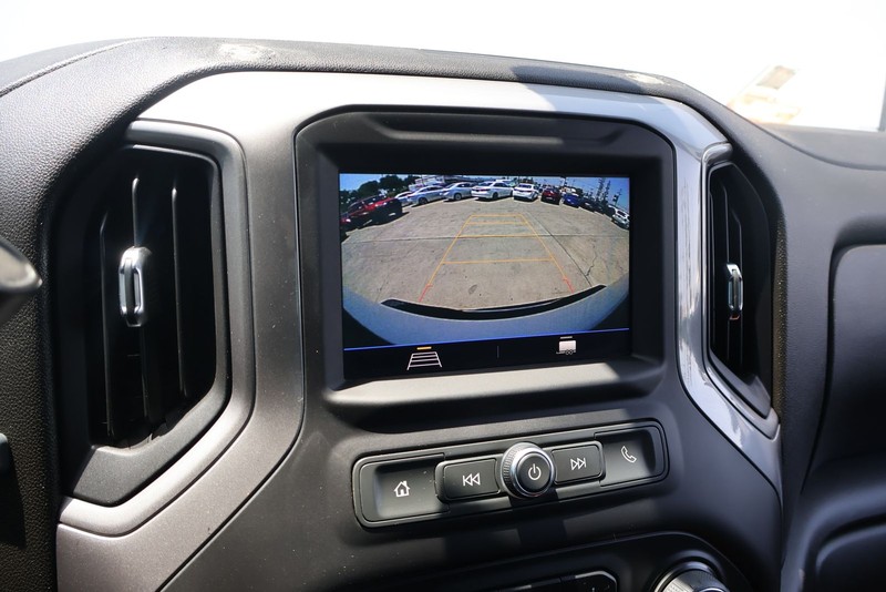 Chevrolet Silverado 2500HD Vehicle Full-screen Gallery Image 27
