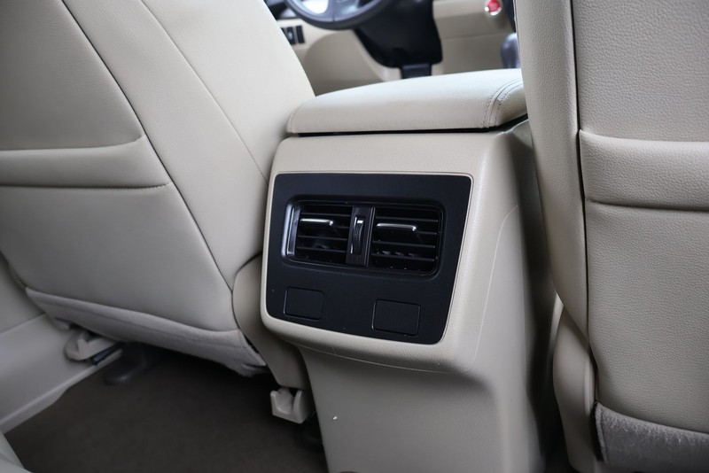 Acura RDX Vehicle Full-screen Gallery Image 22
