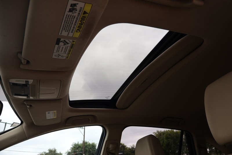 Acura RDX Vehicle Full-screen Gallery Image 34