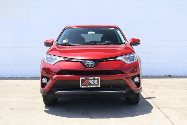 2018 Toyota RAV4 XLE's photo