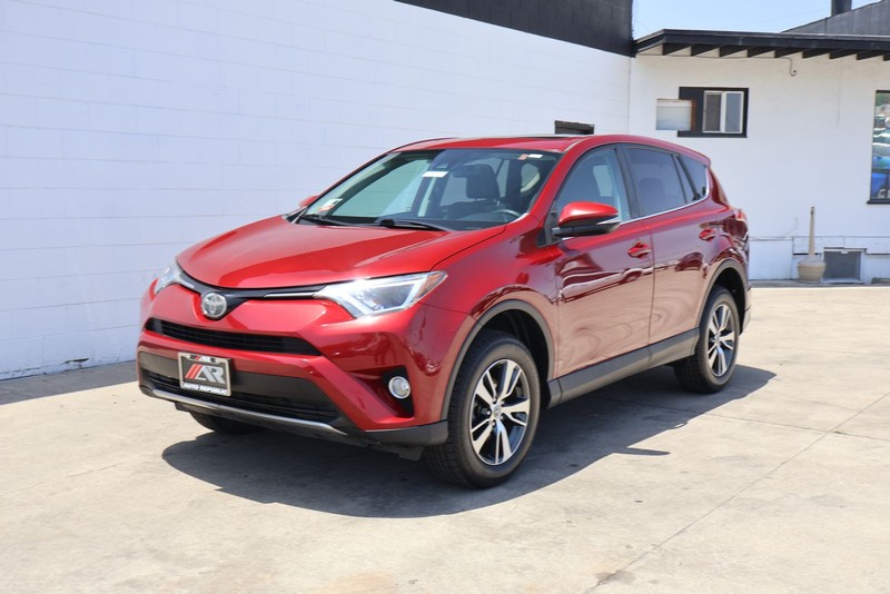 Toyota RAV4 Vehicle Full-screen Gallery Image 11